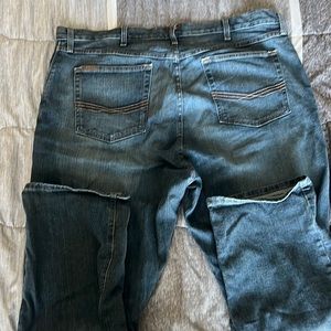 Ariat boot cut jeans. Used but great condition. Size 44/30